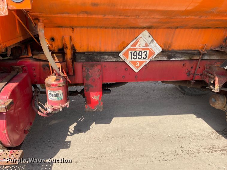 image for item DS5467 1997 Ford  L8000 fuel truck