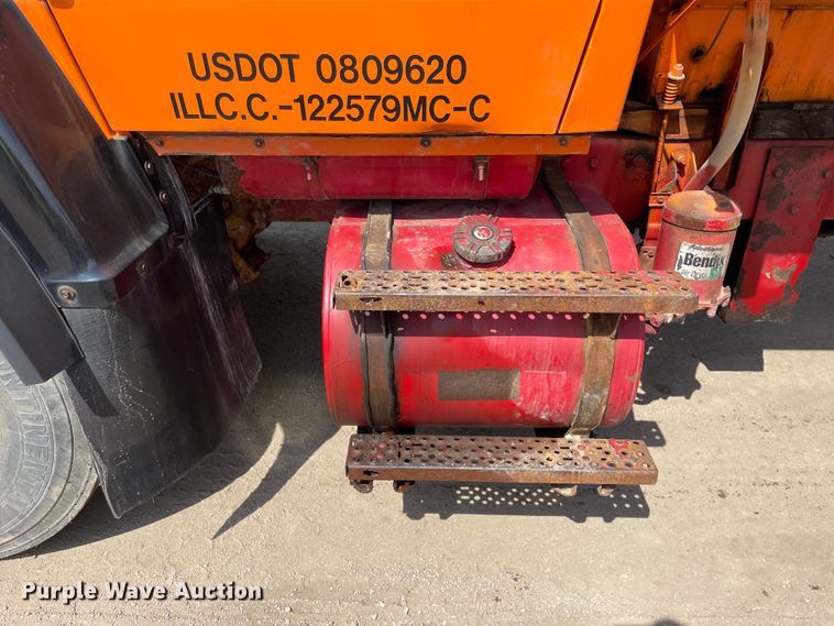 image for item DS5467 1997 Ford  L8000 fuel truck