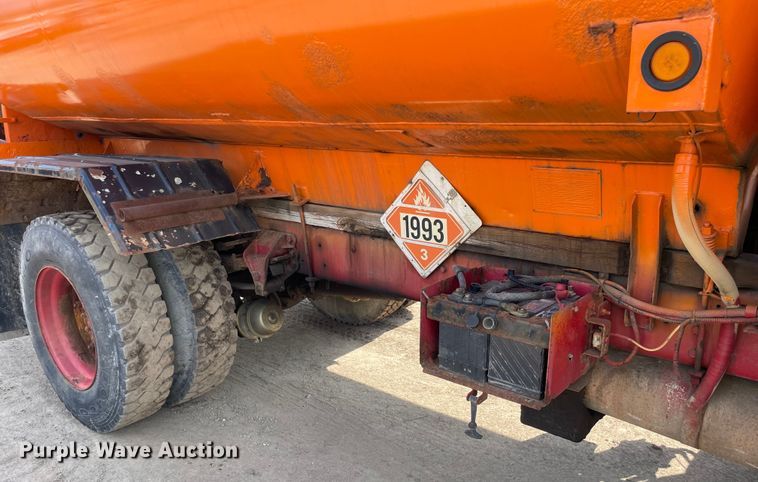 image for item DS5467 1997 Ford  L8000 fuel truck