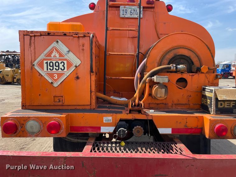 image for item DS5467 1997 Ford  L8000 fuel truck