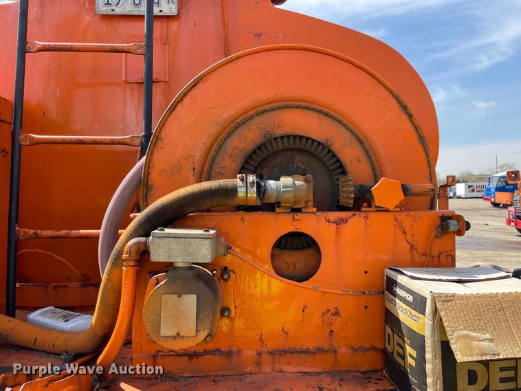 image for item DS5467 1997 Ford  L8000 fuel truck