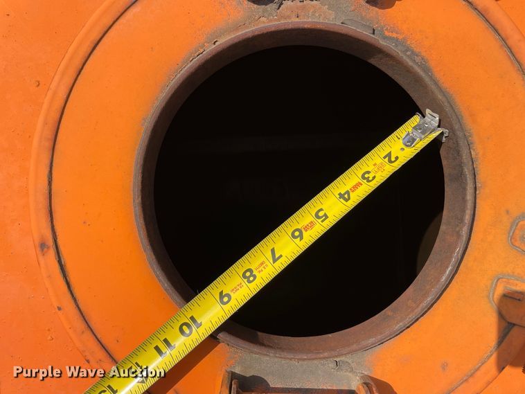 image for item DS5467 1997 Ford  L8000 fuel truck