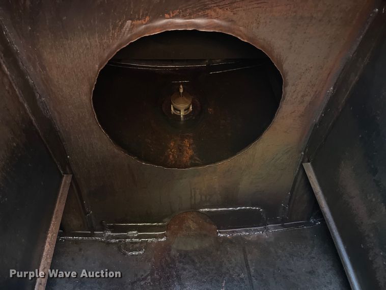 image for item DS5467 1997 Ford  L8000 fuel truck