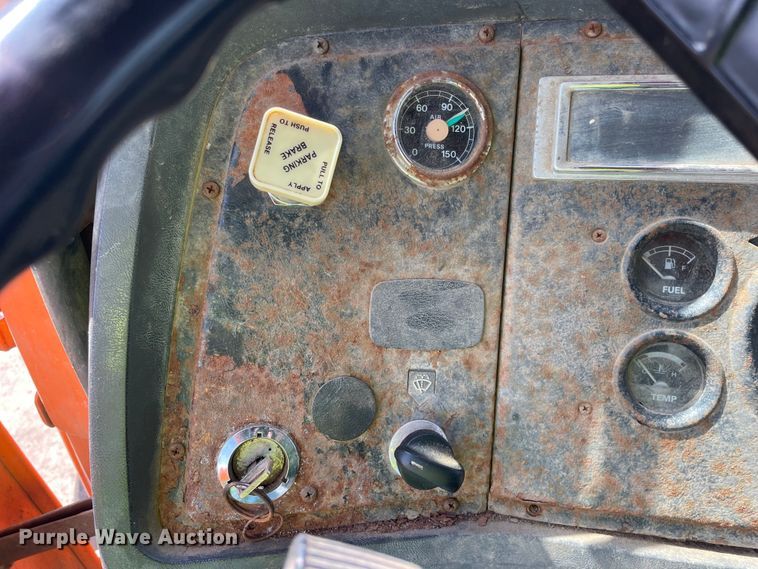 image for item DS5467 1997 Ford  L8000 fuel truck