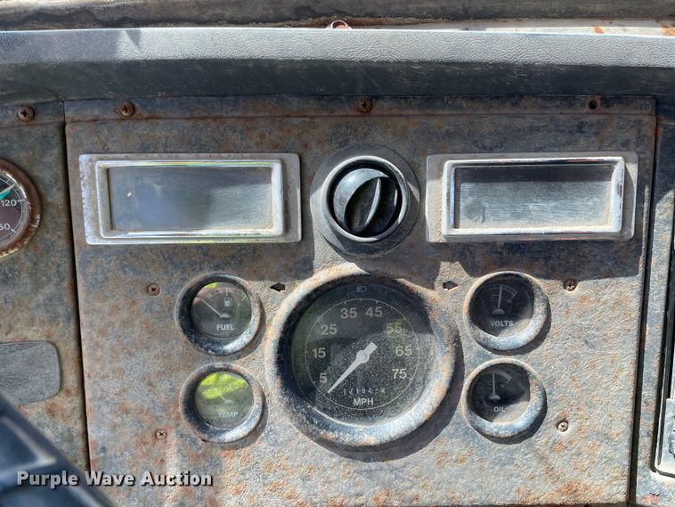 image for item DS5467 1997 Ford  L8000 fuel truck