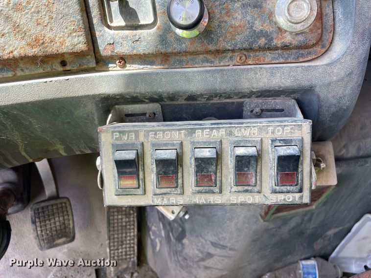 image for item DS5467 1997 Ford  L8000 fuel truck