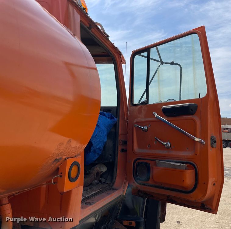 image for item DS5467 1997 Ford  L8000 fuel truck