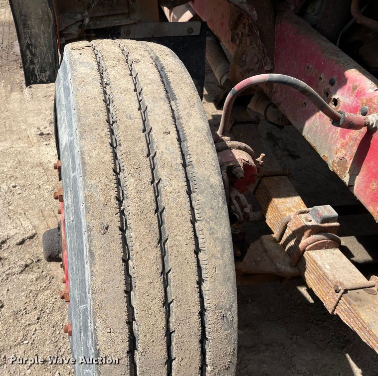 image for item DS5467 1997 Ford  L8000 fuel truck