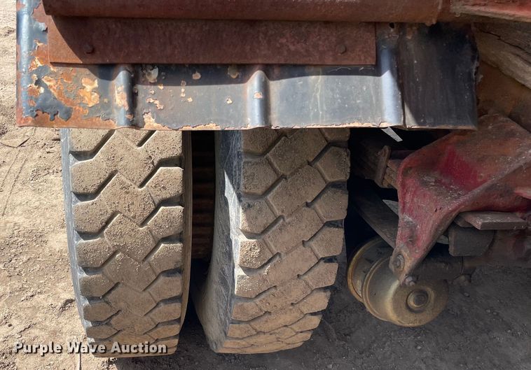 image for item DS5467 1997 Ford  L8000 fuel truck