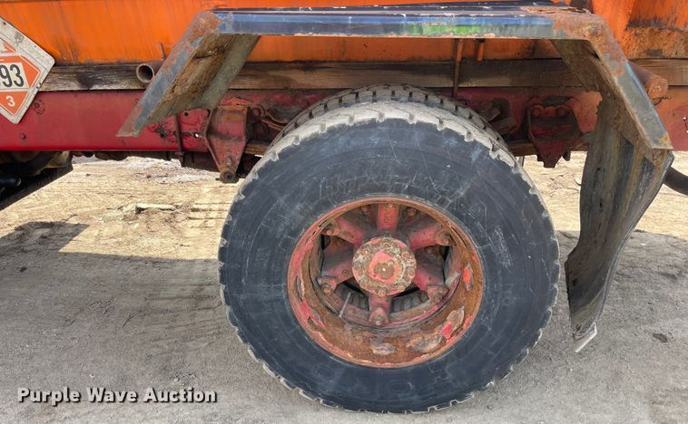 image for item DS5467 1997 Ford  L8000 fuel truck