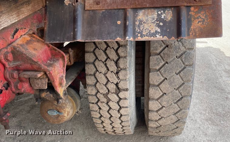 image for item DS5467 1997 Ford  L8000 fuel truck