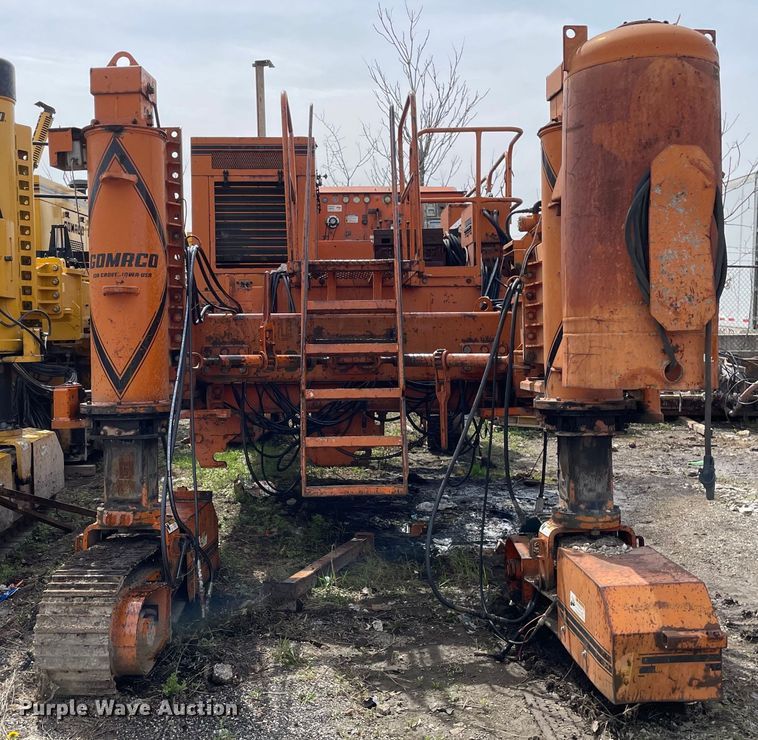 image for item DS5477 Gomaco  GT6300 slip form paver 