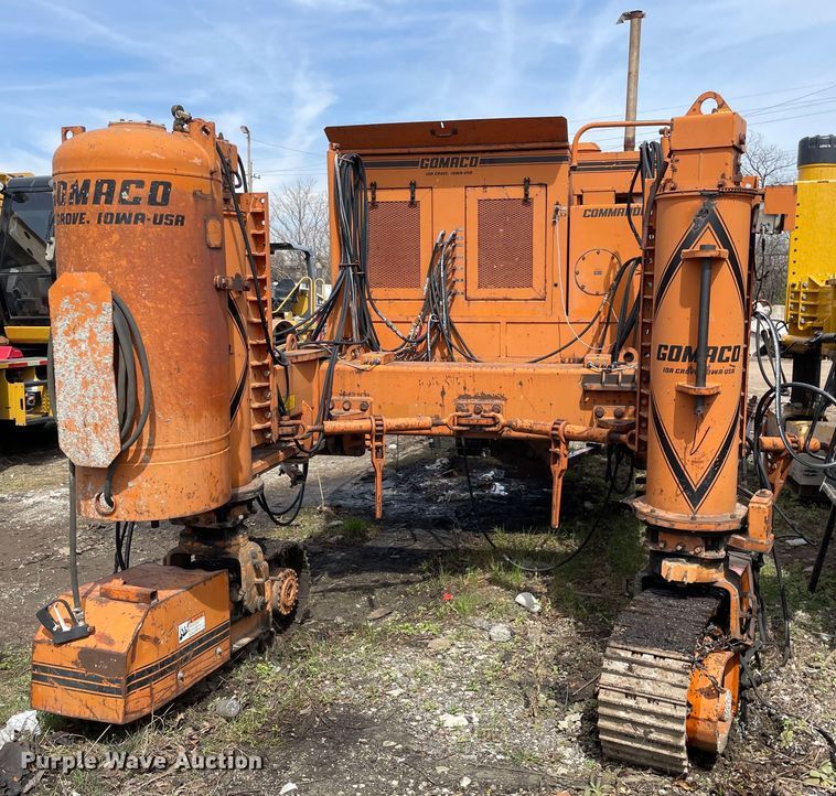 image for item DS5477 Gomaco  GT6300 slip form paver 