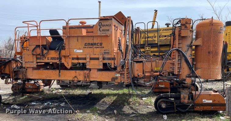 image for item DS5477 Gomaco  GT6300 slip form paver 