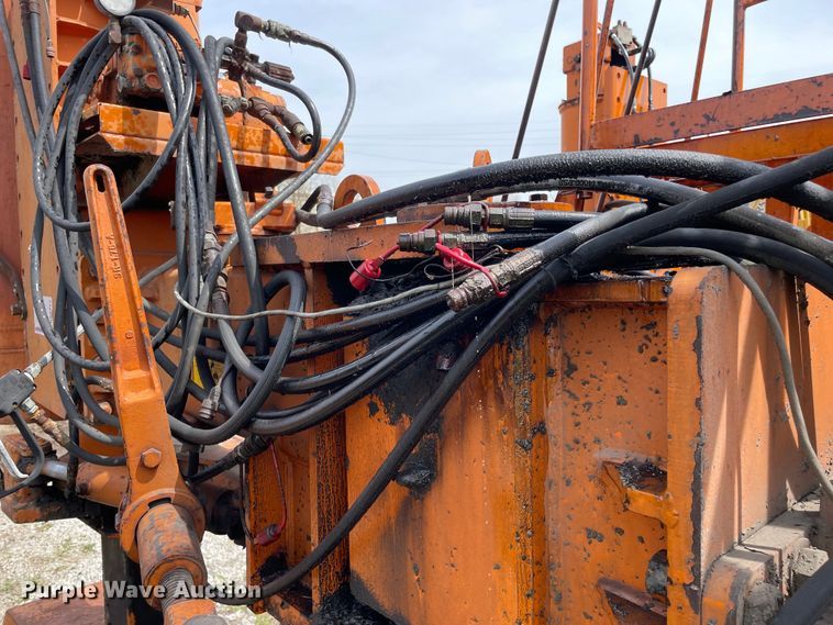 image for item DS5477 Gomaco  GT6300 slip form paver 