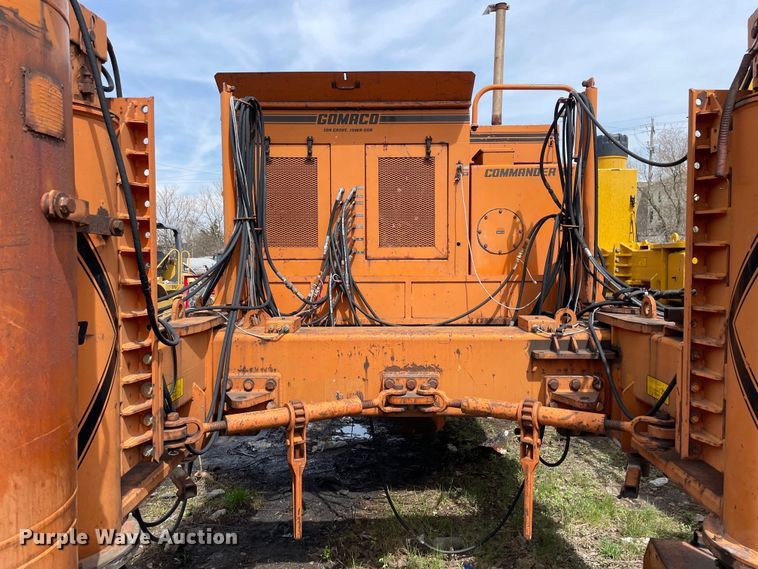 image for item DS5477 Gomaco  GT6300 slip form paver 