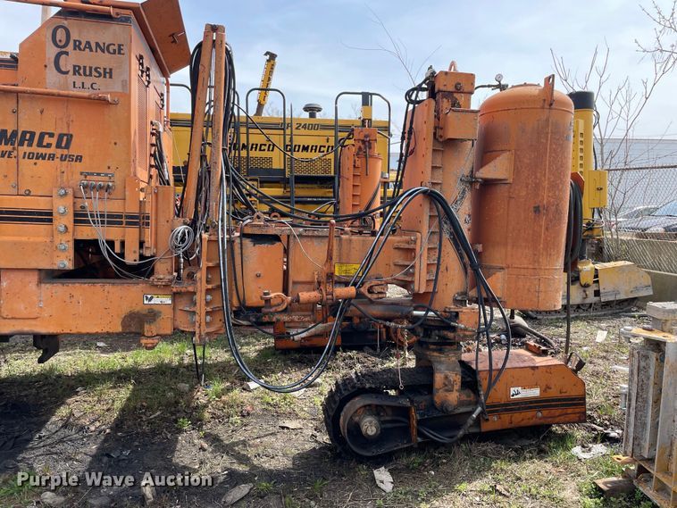 image for item DS5477 Gomaco  GT6300 slip form paver 