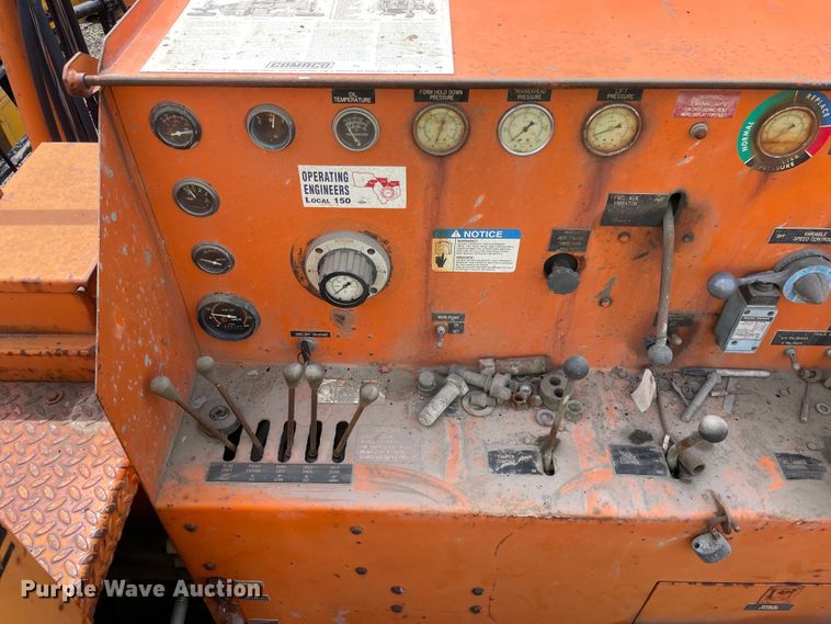 image for item DS5477 Gomaco  GT6300 slip form paver 