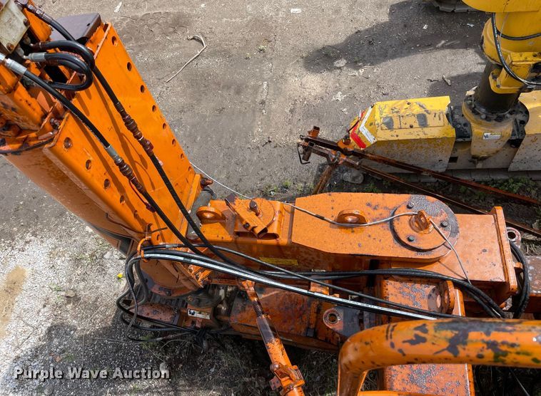 image for item DS5477 Gomaco  GT6300 slip form paver 