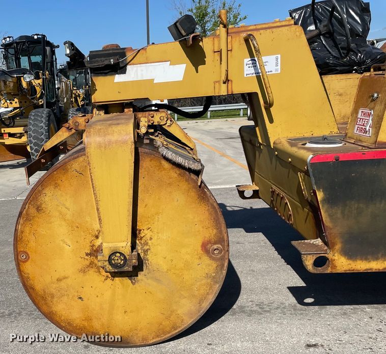 image for item DS5483 1995 Hypac  C350D double drum roller