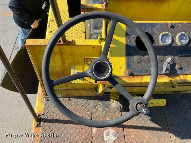 image for item DS5486 Bomag  BW12R pneumatic roller