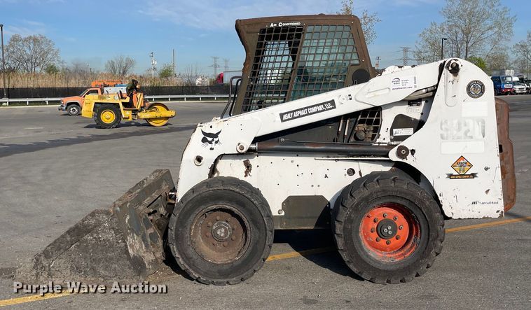 image for item DS5492 2006 Bobcat  S220 skid steer loader
