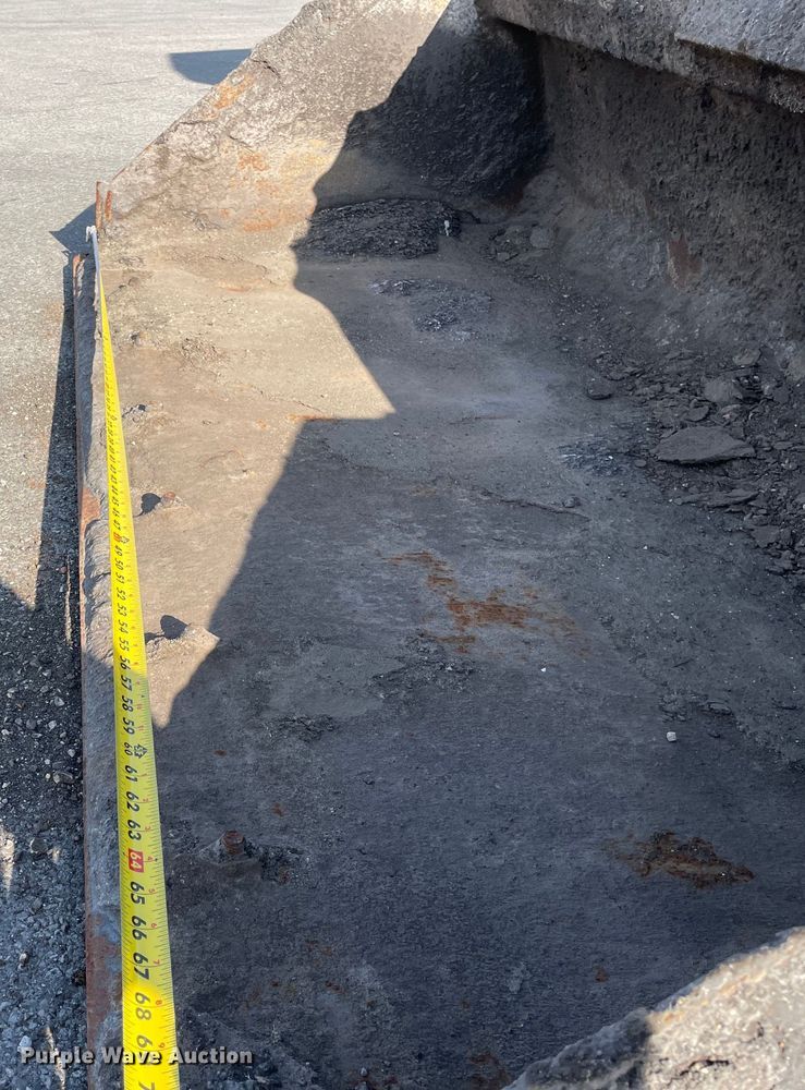 image for item DS5492 2006 Bobcat  S220 skid steer loader