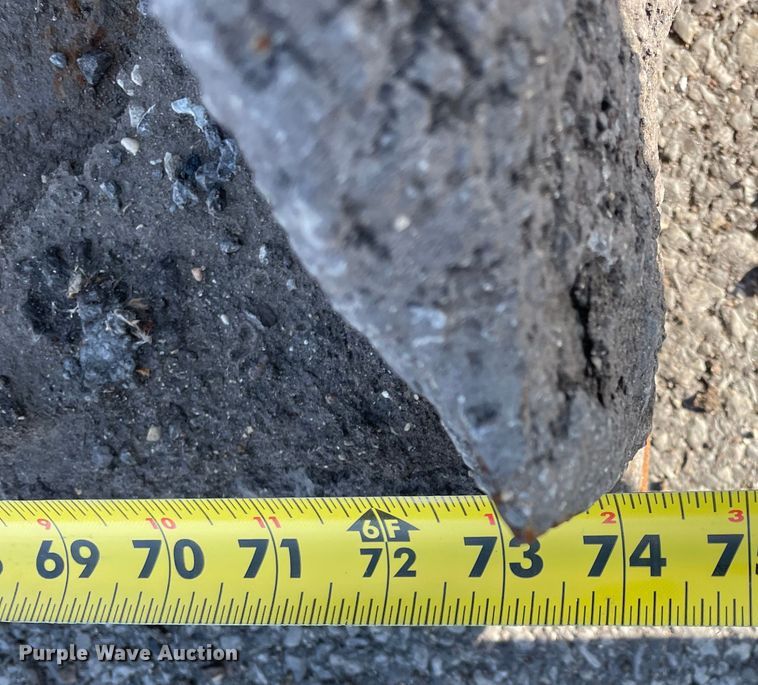 image for item DS5492 2006 Bobcat  S220 skid steer loader