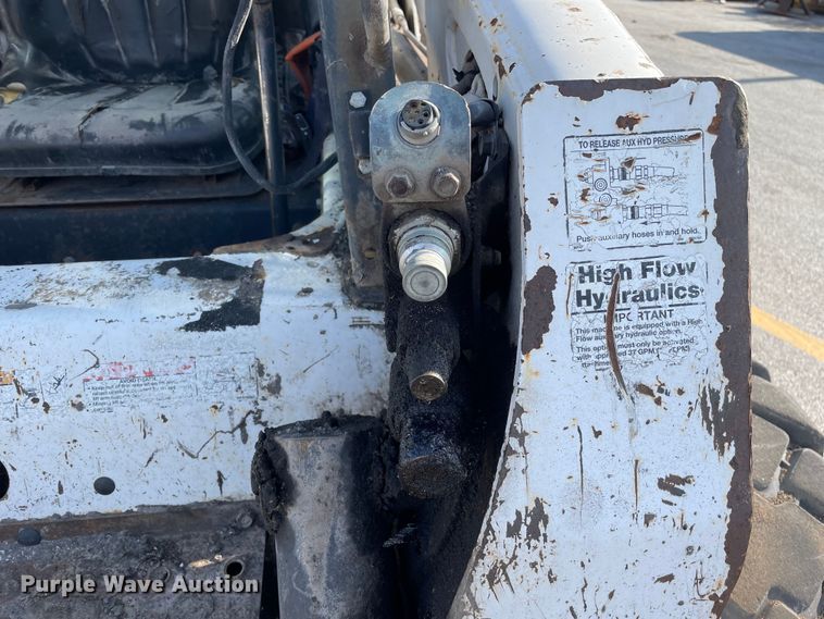 image for item DS5492 2006 Bobcat  S220 skid steer loader