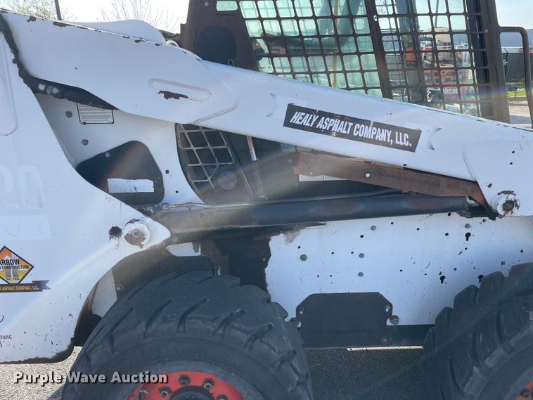 image for item DS5492 2006 Bobcat  S220 skid steer loader