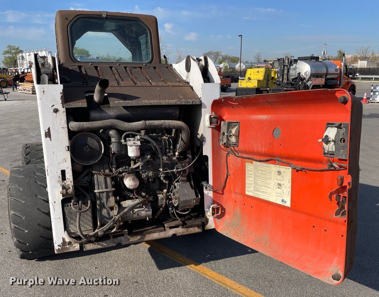 image for item DS5492 2006 Bobcat  S220 skid steer loader
