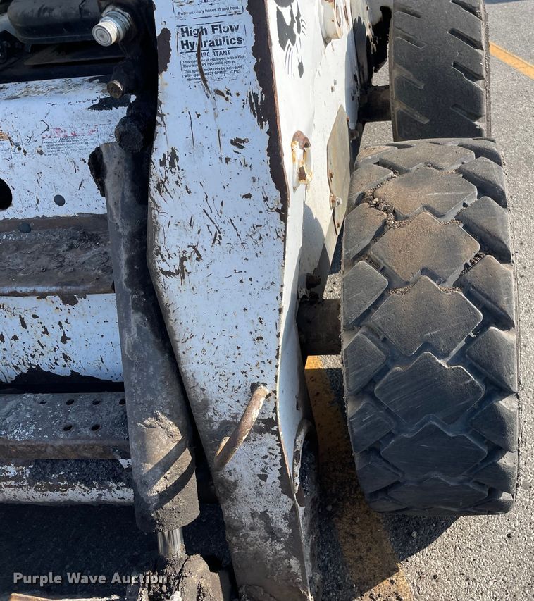 image for item DS5492 2006 Bobcat  S220 skid steer loader