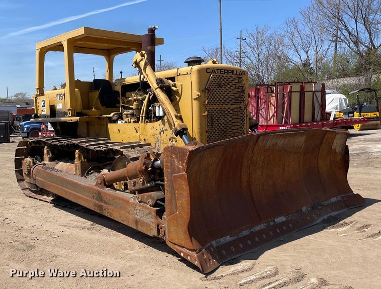 image for item DS5505 1972 Caterpillar  D8H dozer