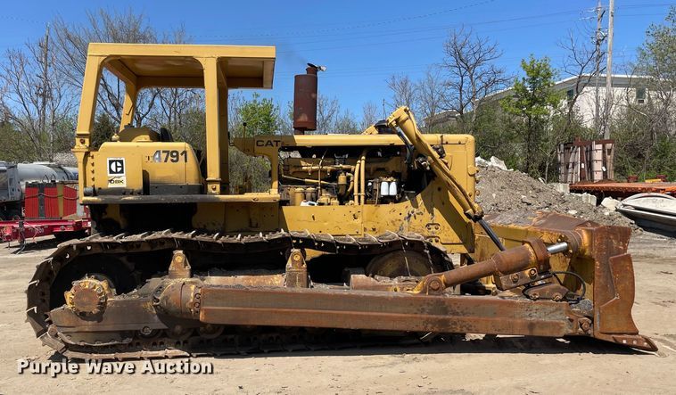 image for item DS5505 1972 Caterpillar  D8H dozer