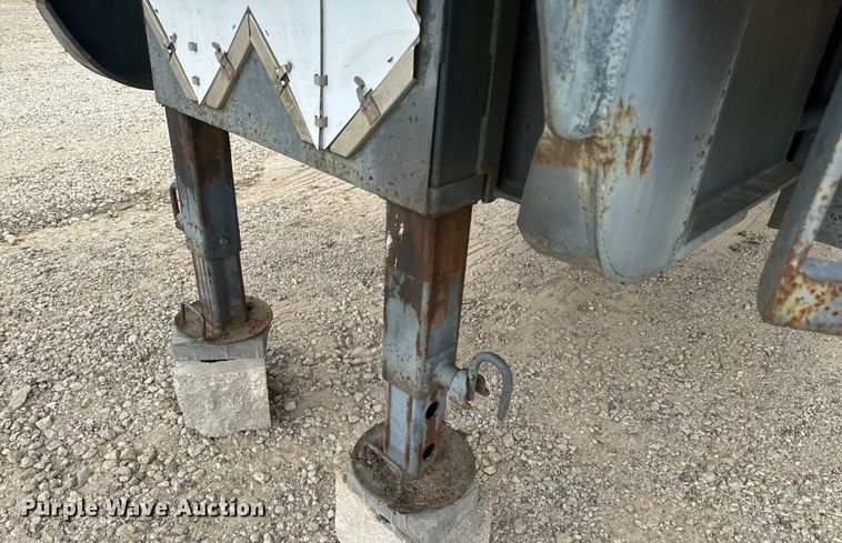 image for item DU3000 1998 Odom equipment trailer