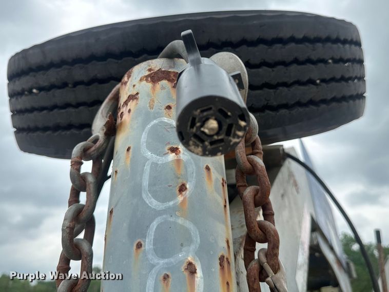 image for item DU3000 1998 Odom equipment trailer