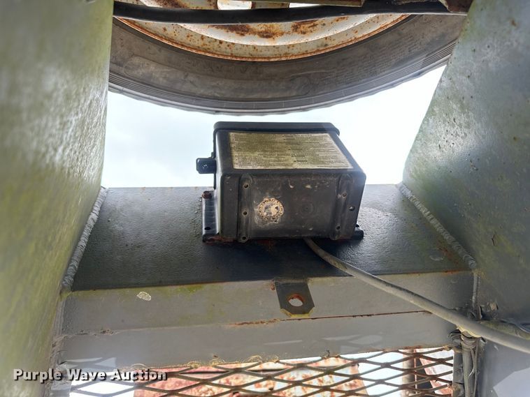 image for item DU3000 1998 Odom equipment trailer