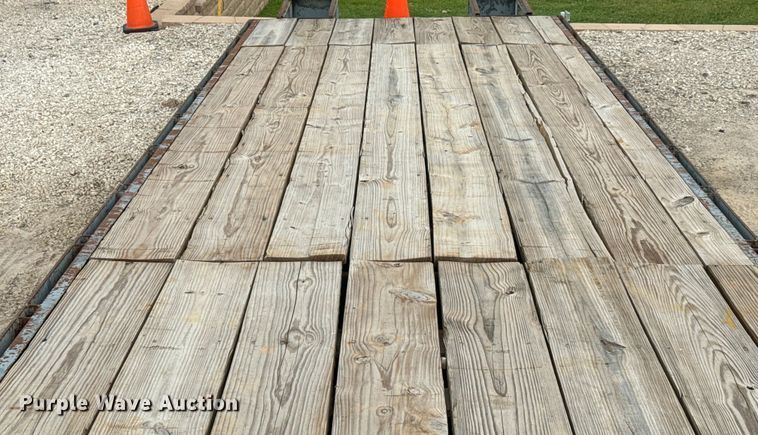 image for item DU3000 1998 Odom equipment trailer