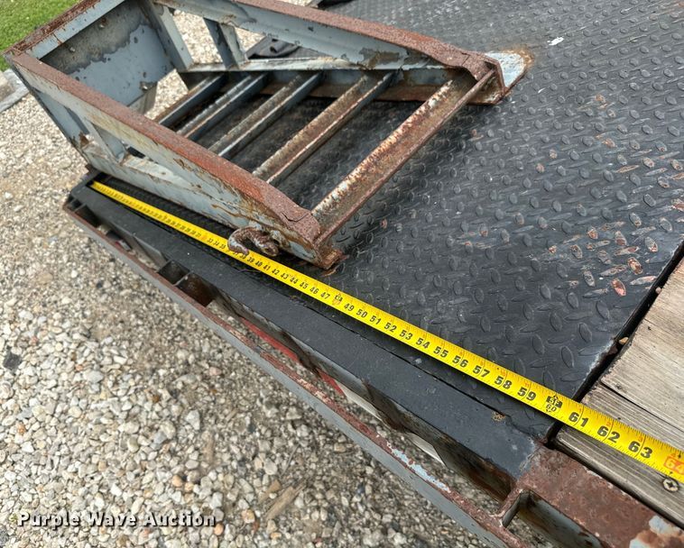 image for item DU3000 1998 Odom equipment trailer