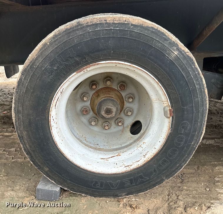 image for item DU3000 1998 Odom equipment trailer