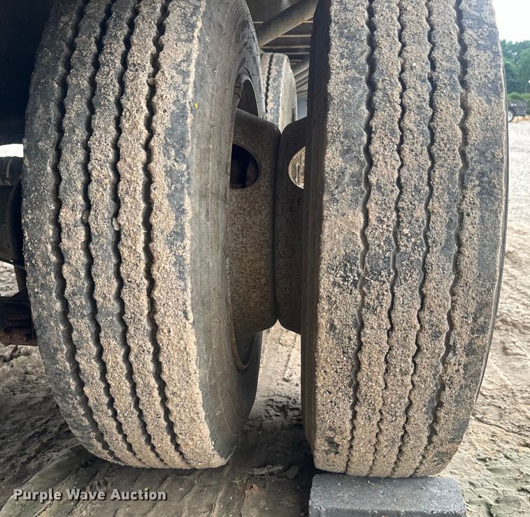 image for item DU3000 1998 Odom equipment trailer