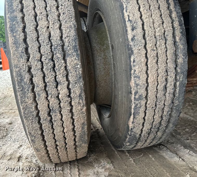 image for item DU3000 1998 Odom equipment trailer