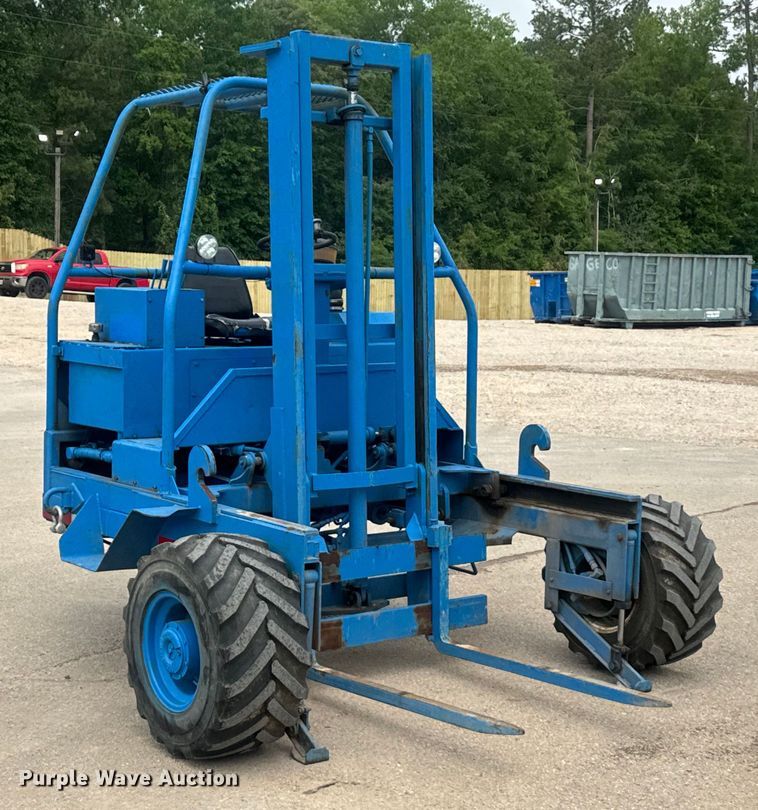 image for item DU3001 1999 Chrisman RT5000 Navigator forklift