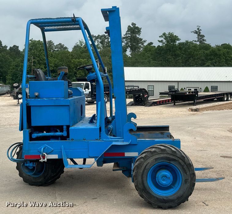 image for item DU3001 1999 Chrisman RT5000 Navigator forklift