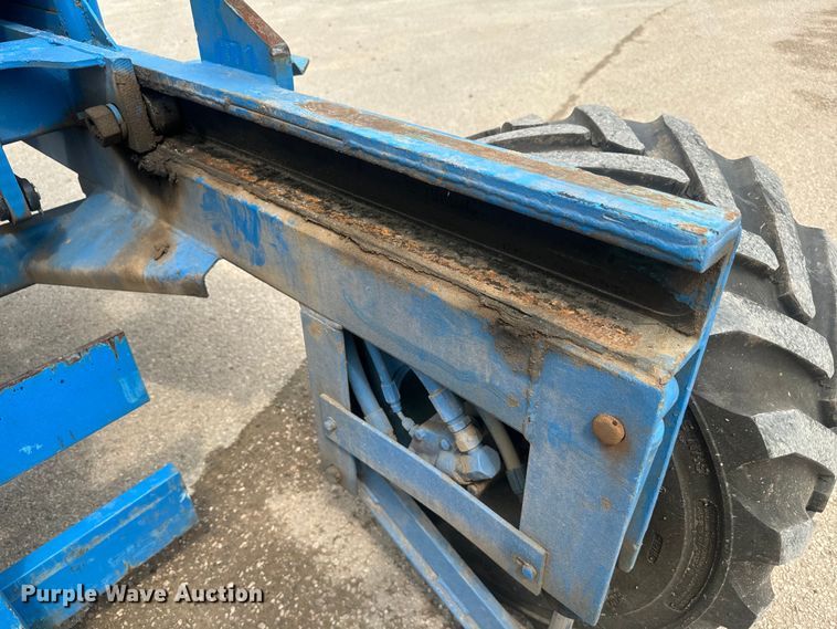 image for item DU3001 1999 Chrisman RT5000 Navigator forklift