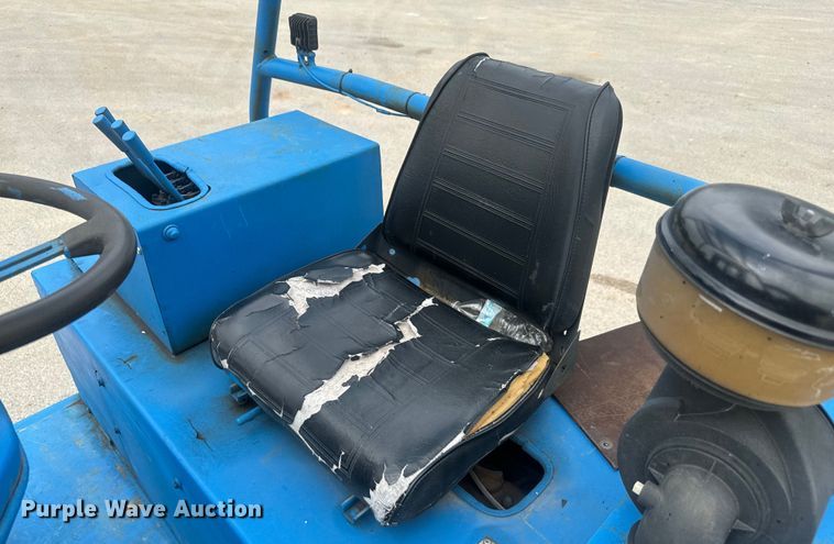 image for item DU3001 1999 Chrisman RT5000 Navigator forklift