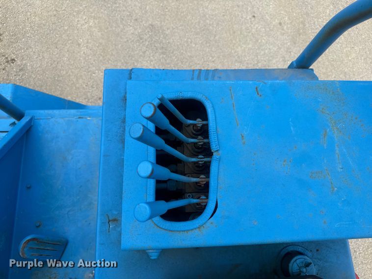 image for item DU3001 1999 Chrisman RT5000 Navigator forklift