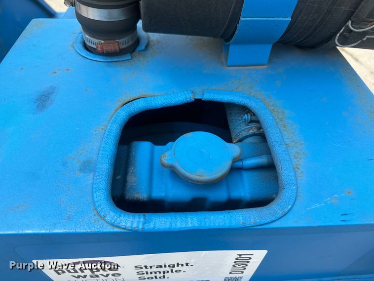 image for item DU3001 1999 Chrisman RT5000 Navigator forklift