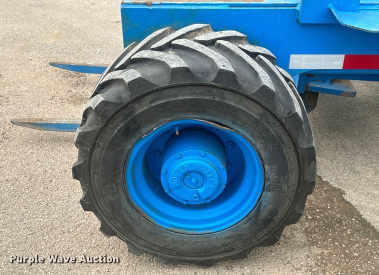 image for item DU3001 1999 Chrisman RT5000 Navigator forklift