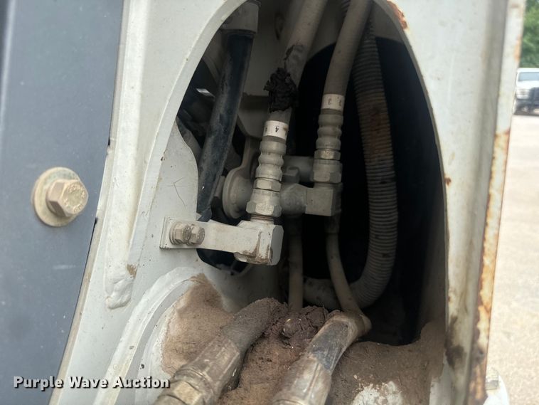 image for item DU3002 2018 Takeuchi TL8 tracked skid steer loader